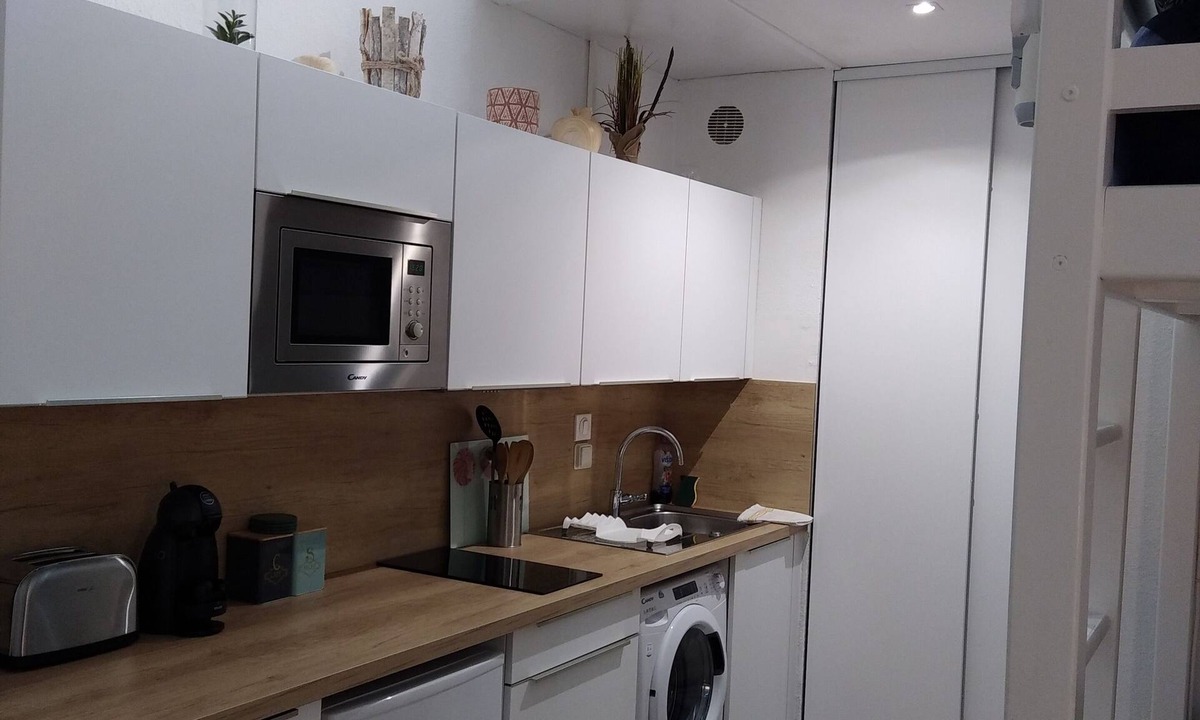 Le Dramont Apartment | ❤️ Cosy studio 5 mins walk from the sea