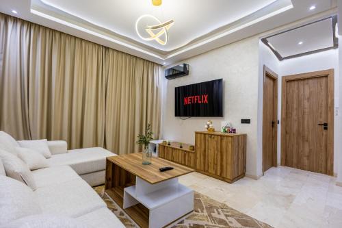Camp El Ghoul Apartment | Cosy Studio Central Gueliz, Balcon, Parking