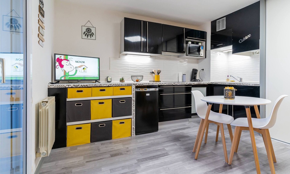 Dax Apartment | Cosy studio with balcony - Unobstructed view over the roofs of Dax