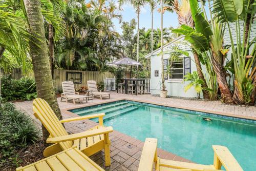 Flamingo Parks Apartment | Cottage 2 on Penn - With Pool
