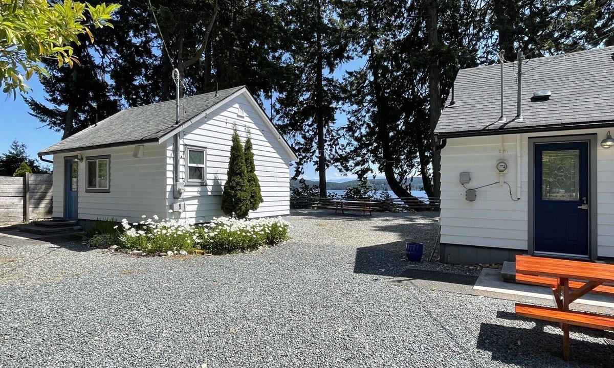 Sooke Cottage | Cottage 3& 6 with Waterfront and Beach Access