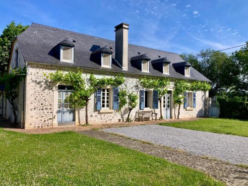 Nousty House | Cottage authentique et chaleureux entre Pau, Lourdes et les Pyrénées pour 7 personnes