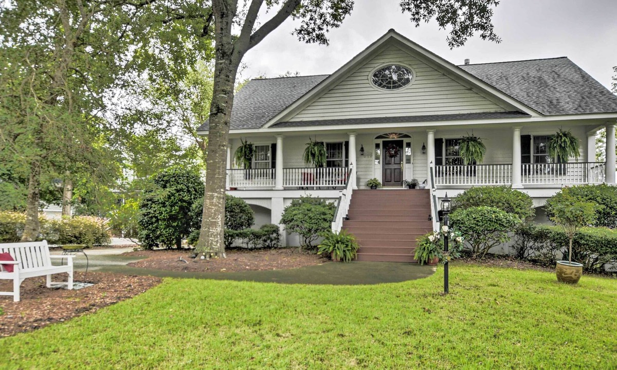 St. James Cottage | Cottage Garden Home w/ Screened Patio & Yard!