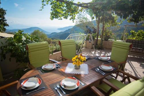 Lefkas House | Cottage Hill
