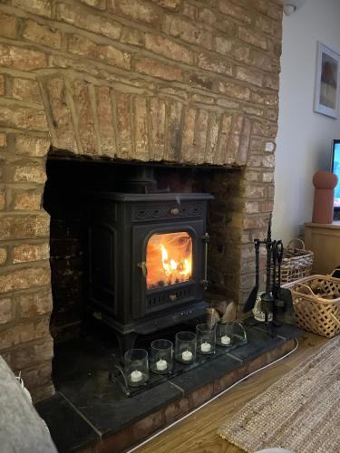 Hinckley House | Cottage in Central Burbage Leicestershire