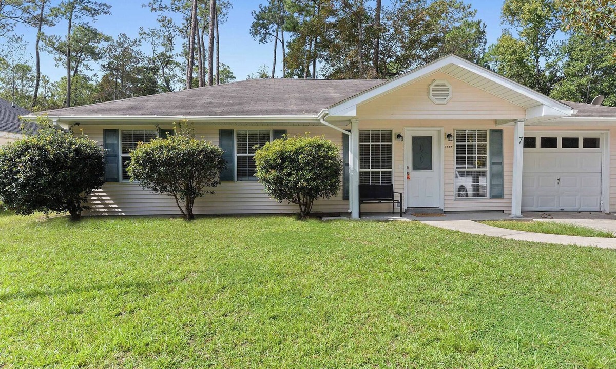 Diamondhead House | Cottage in Diamondhead