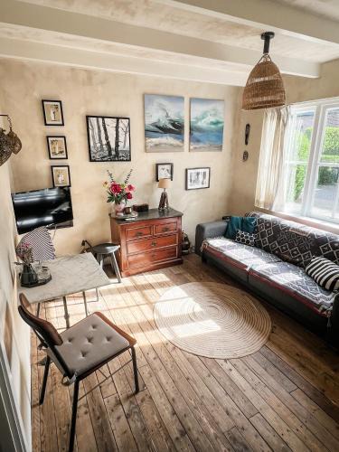 Bergen House | Cottage Rose