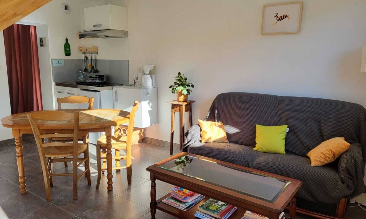 Gelles House | Cottage "Volcans" - 4 people, peaceful, close to Puy-de-Dôme, Vulcania, Lemptegy