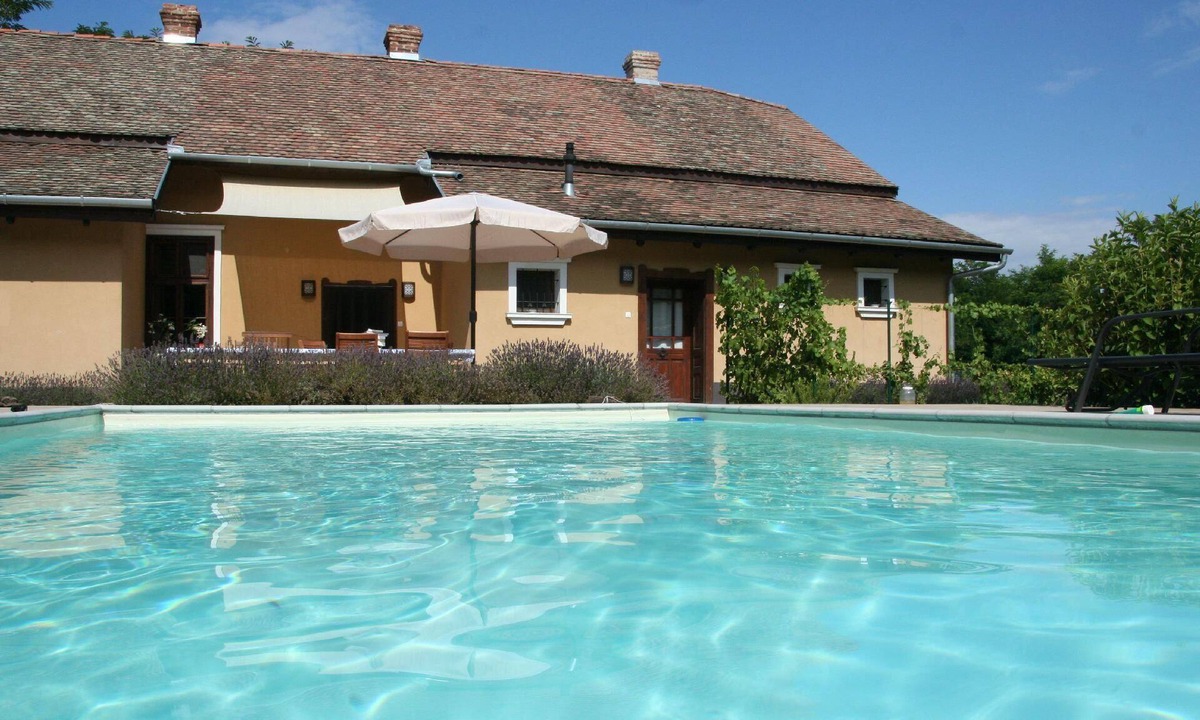 Tiszaszentimre House | Cottage with garden, barbecue and terrace