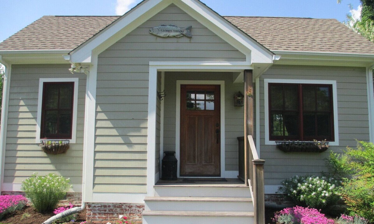 Tolchester Beach Cottage | Cottage within walking distance to the Bay!