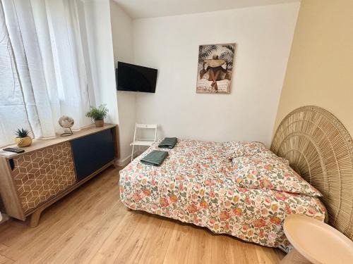 Castres Apartment | Coudert l Petit studio côté rue l Rez-de-chaussée en Hypercentre & climatisé