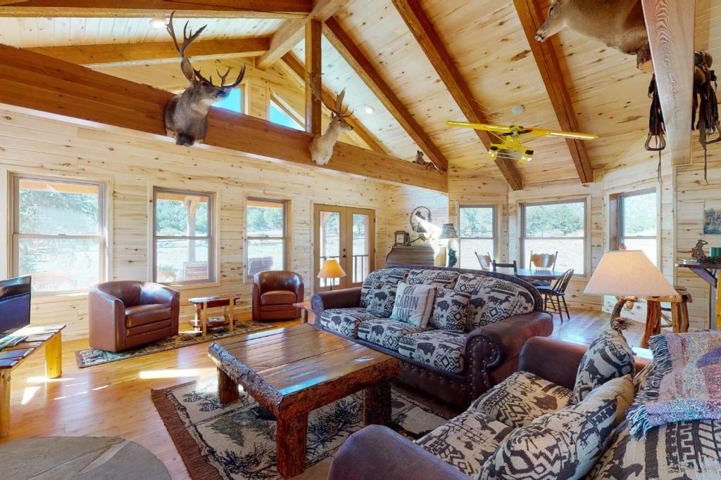 South Fork House | Cougar Canyon Main and Bunk