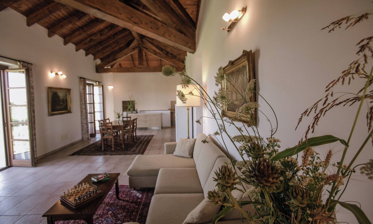 Isola d'Asti Condo | Country apartment Moretti Winery