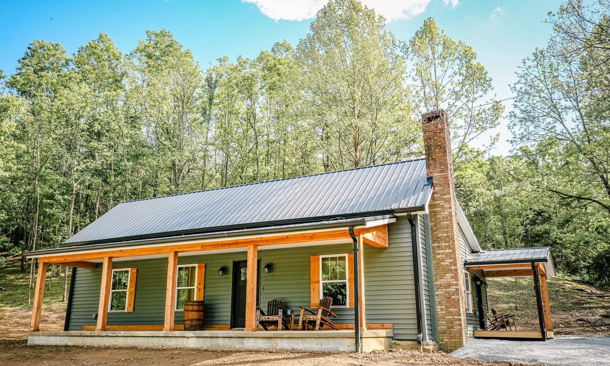 Springfield Cabin | Country Cottage on the Bourbon Trail, near Bardstown, Peaceful, Family, Couples