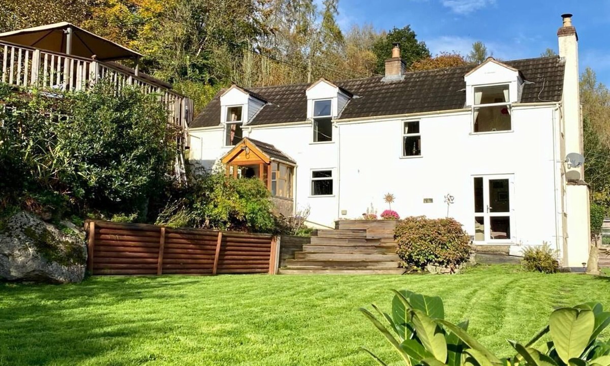 Redbrook Cottage | Country Cottage With Truly Amazing Views Over The River Wye valley. Pet friendly