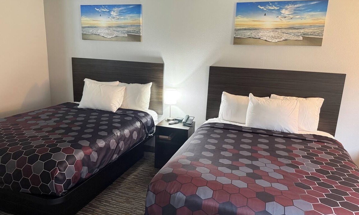 Burlington Hotel | Country Haven Inn