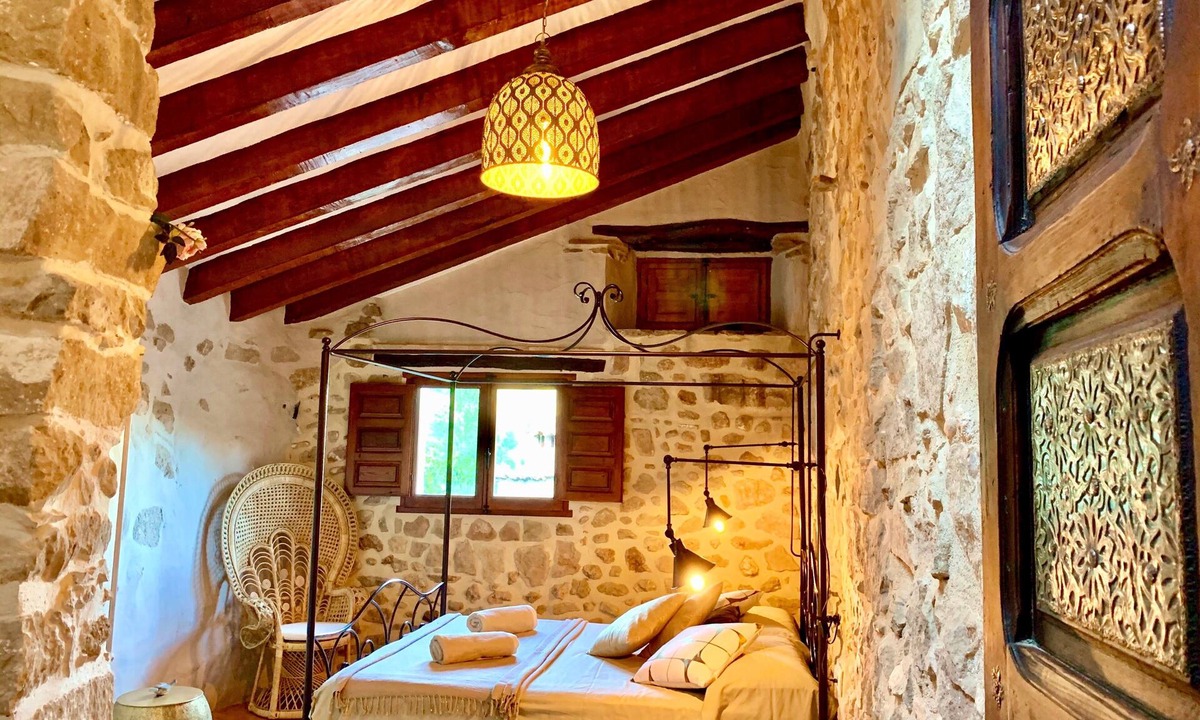 Olba House | Country House 'La Casuca' with Mountain View, Private Terrace and Wi-Fi