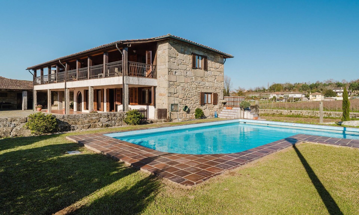 Amares Villa | Country House 'Quinta Das Regadas' with Mountain View, Private Pool and Wi-Fi