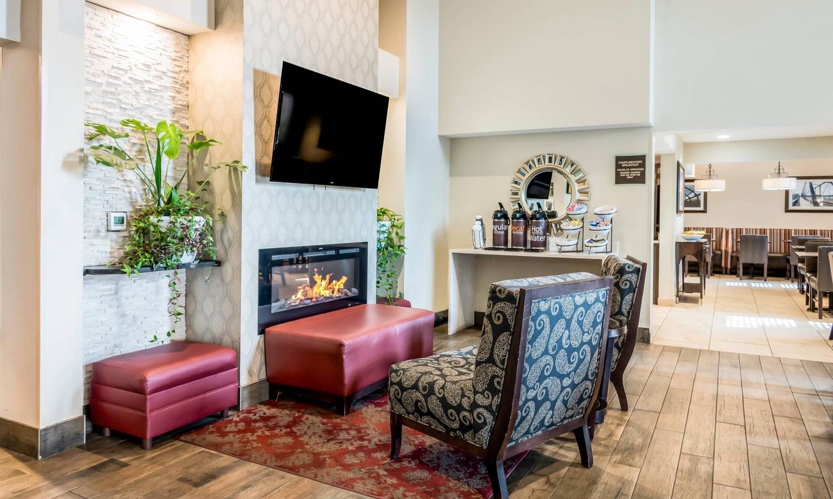 Grandville Hotel | Country Inn & Suites by Radisson, Grandville-Grand Rapids West, MI
