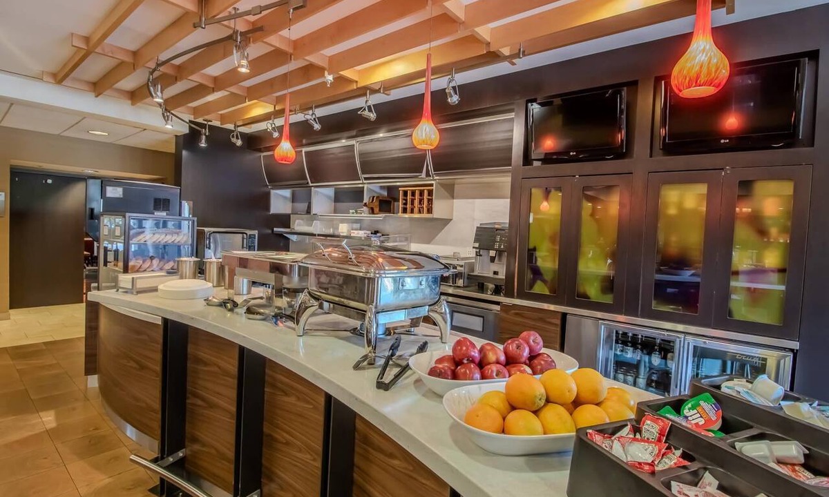 Altoona Hotel | Country Inn & Suites by Radisson, Convention Center