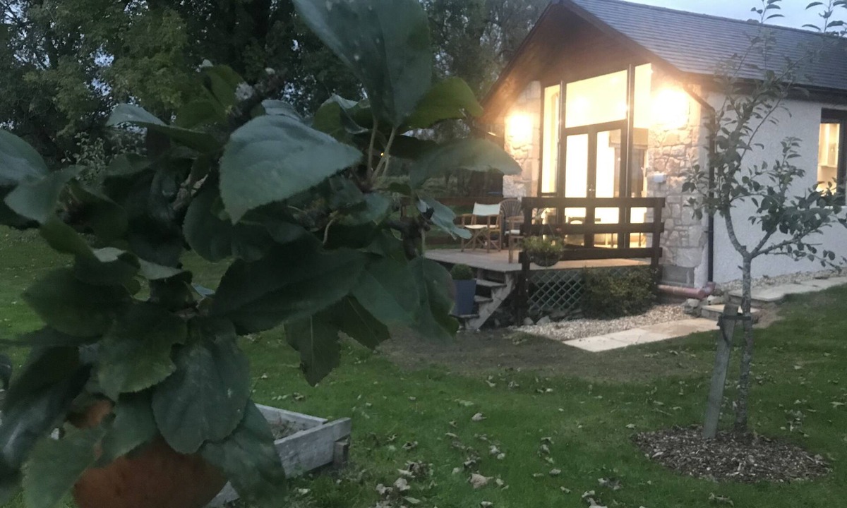 Balmore Cottage | Country living close to Glasgow and Edinburgh, golf course in the village