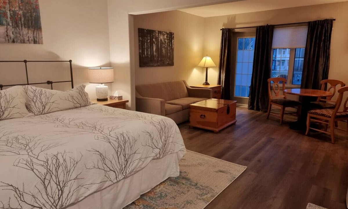 Oro-Medonte Condo | Country Retreat Horseshoe Valley