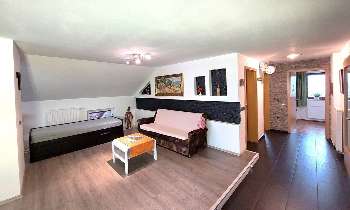 Dobrova-Polhov Gradec Apartment | Countryside Two Bedroom Apartment near Horjul