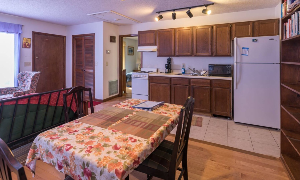 Chapel Hill Apartment | Countryside and Thai food in Carrboro
