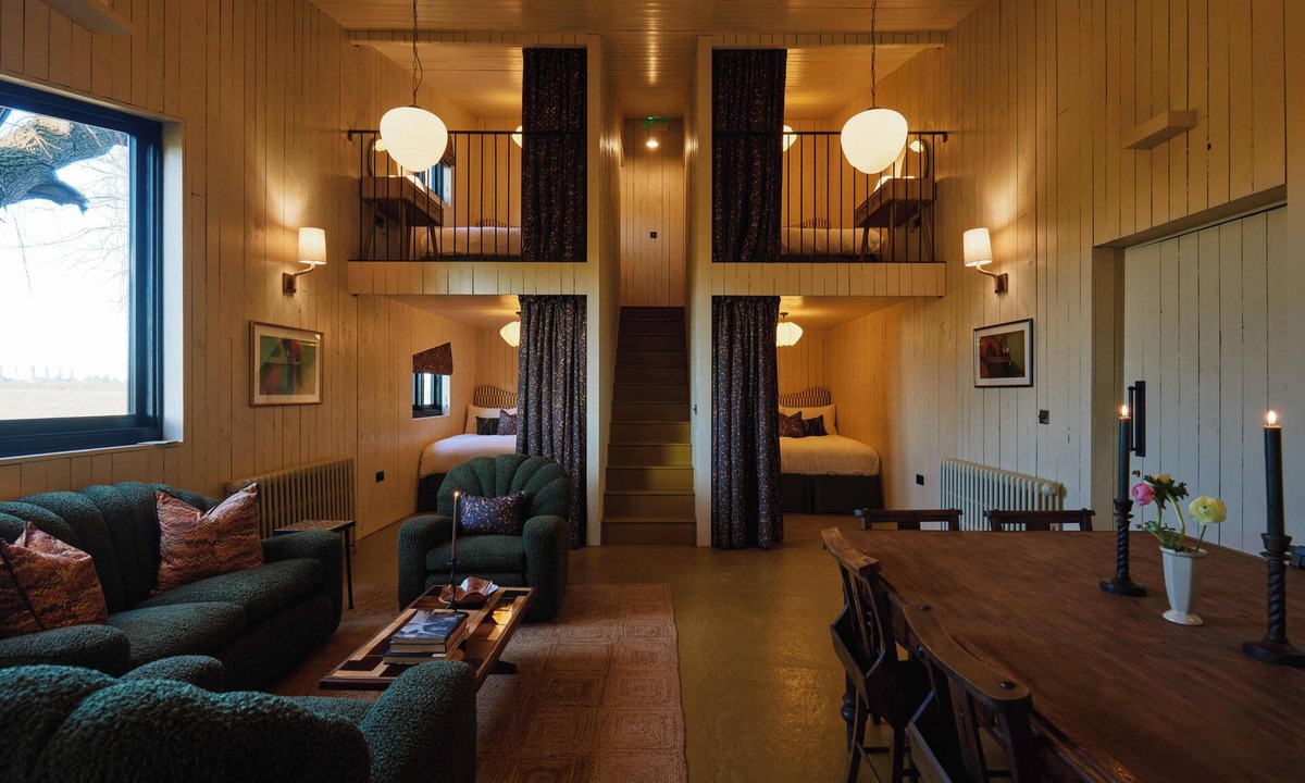 Sutton Bonington Cabin | Countryside Cabin | Sleeps 8 | Hot Tub | BBQ