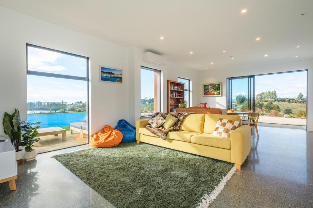 Tasman Villa | Countryview Haven