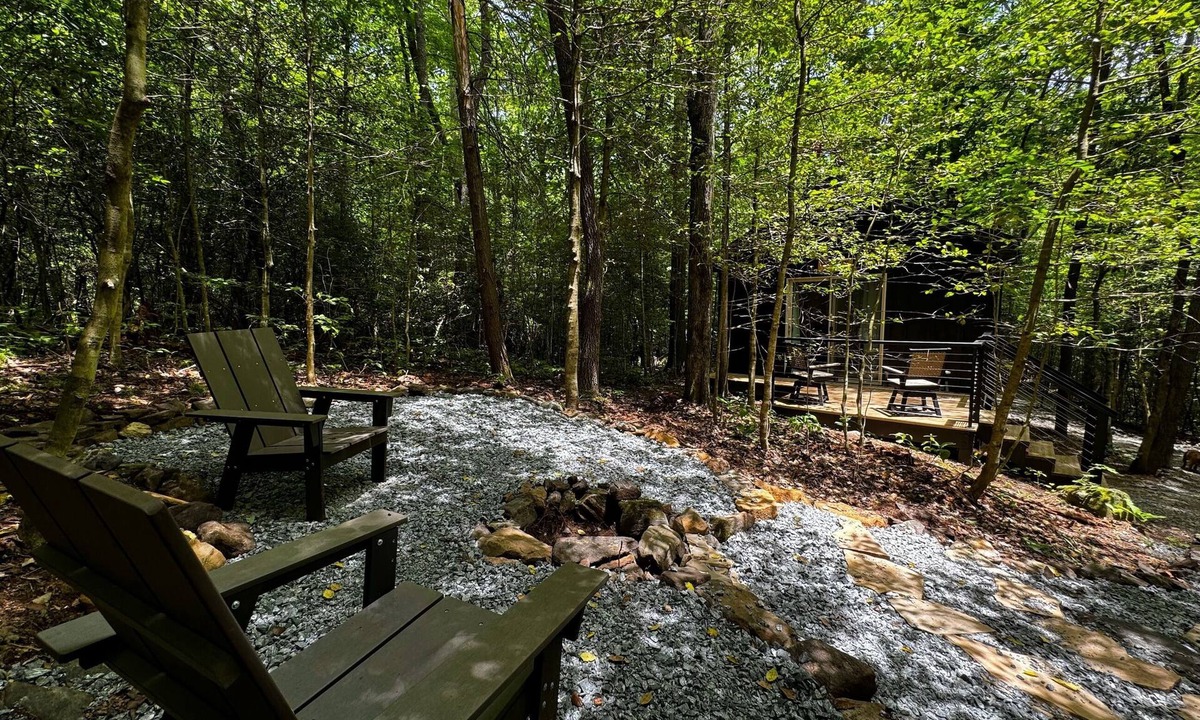Balsam Grove Cabin | Couples Glamping Cabin - Bearly Behaving