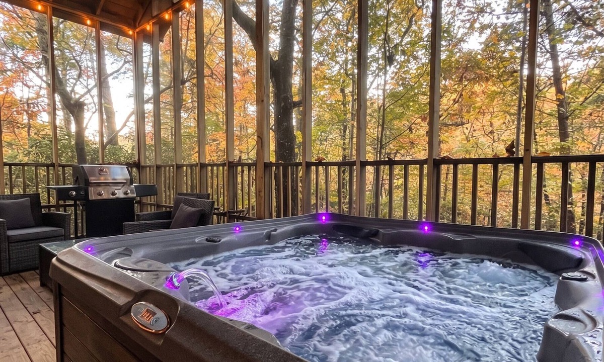 Sautee Nacoochee Cabin | Couples Retreat | Screened Deck, Hot Tub & Outdoor TV · Sautee Nacoochee, GA