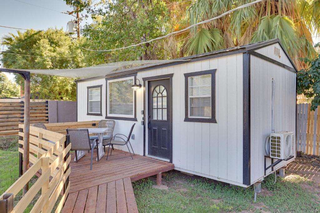 Phoenix Apartment | Couples Retreat! Tiny Home 5 Mi to Dtwn Phoenix