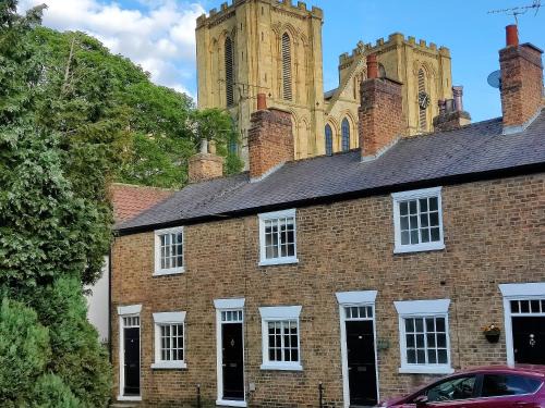 Ripon House | Court Terrace