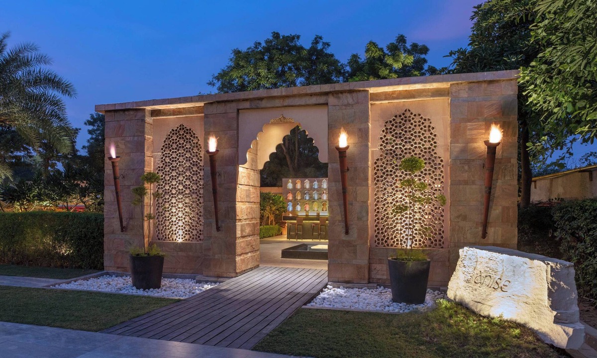 Basai Hotel | Courtyard by Marriott Agra