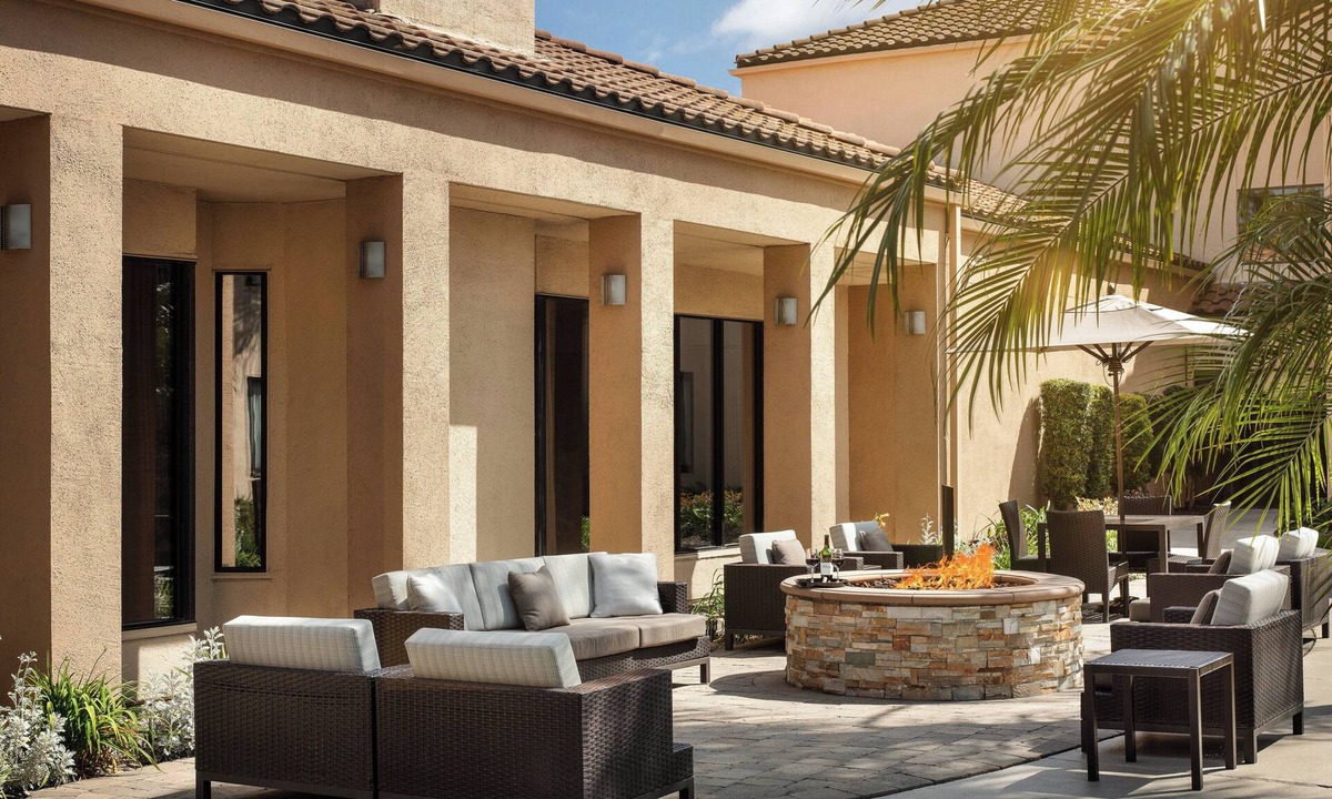 Northwest Anaheim Hotel | Courtyard by Marriott Anaheim Buena Park
