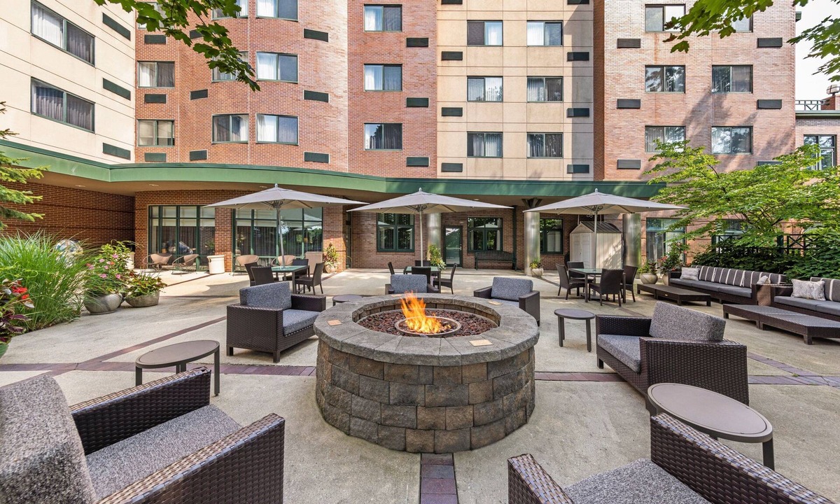 Piety Corner Hotel | Courtyard by Marriott Boston Waltham