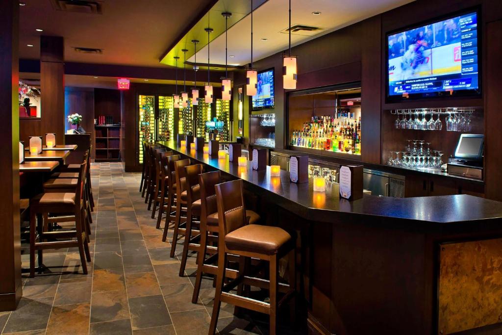 Fallsview Hotel | Courtyard by Marriott Niagara Falls