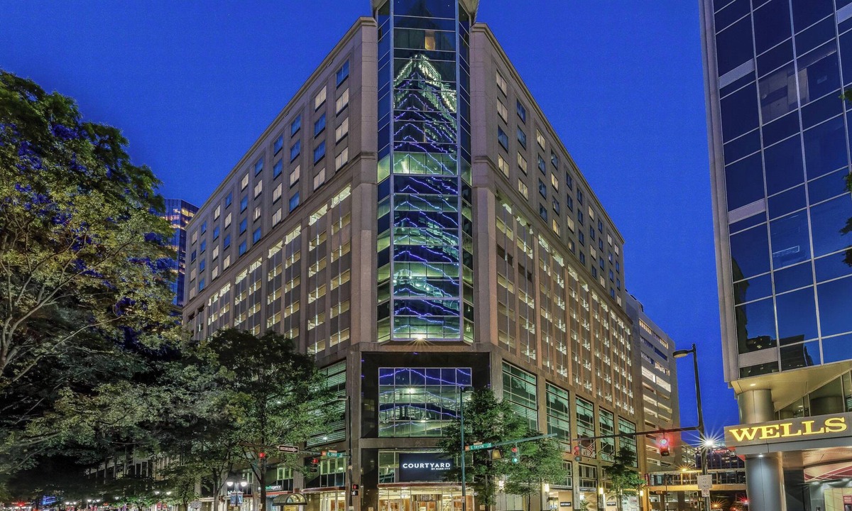Charlotte Center City Hotel | Courtyard by Marriott Charlotte City Center