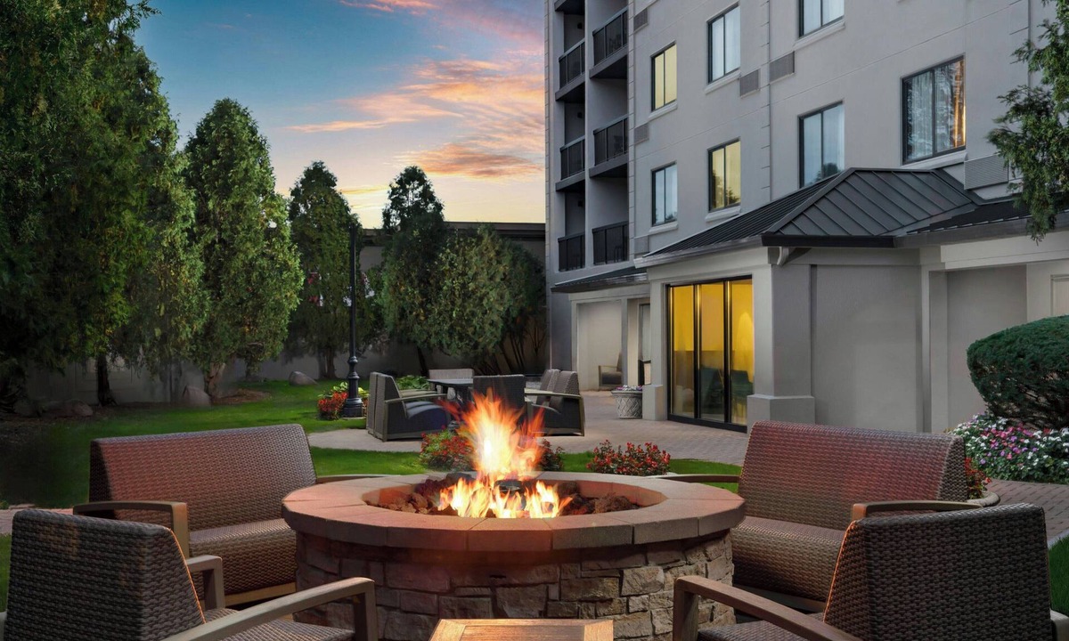 Bedford Park Hotel | Courtyard by Marriott Chicago Midway Airport