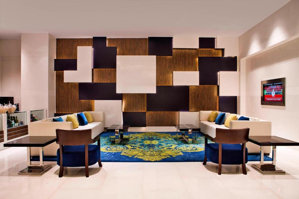 Downtown Hangzhou Hotel | Courtyard by Marriott Hangzhou Wulin at West Lake