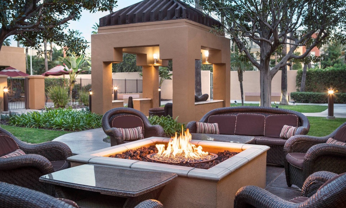 Irvine Business Complex Hotel | Courtyard by Marriott John Wayne Airport/Orange County