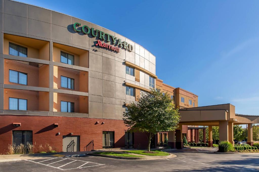 Beaumont Residential Hotel | Courtyard by Marriott Lexington Keeneland/Airport