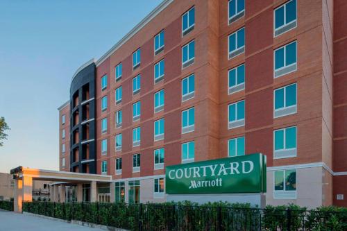 Auburndale Hotel | Courtyard by Marriott New York Queens/Fresh Meadows