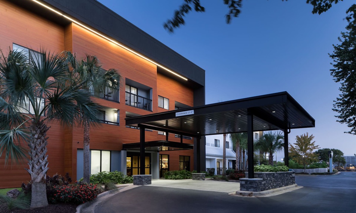 Ferry Pass Hotel | Courtyard by Marriott Pensacola