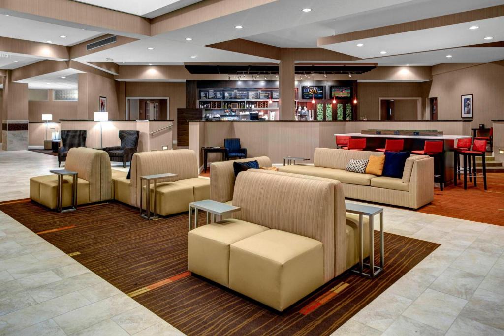 Downtown Hotel | Courtyard by Marriott St. Cloud