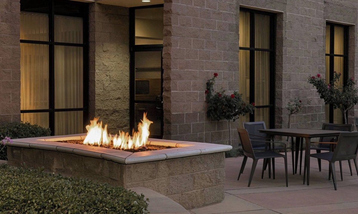 Southeastern Sacramento Hotel | Courtyard by Marriott Sacramento Midtown