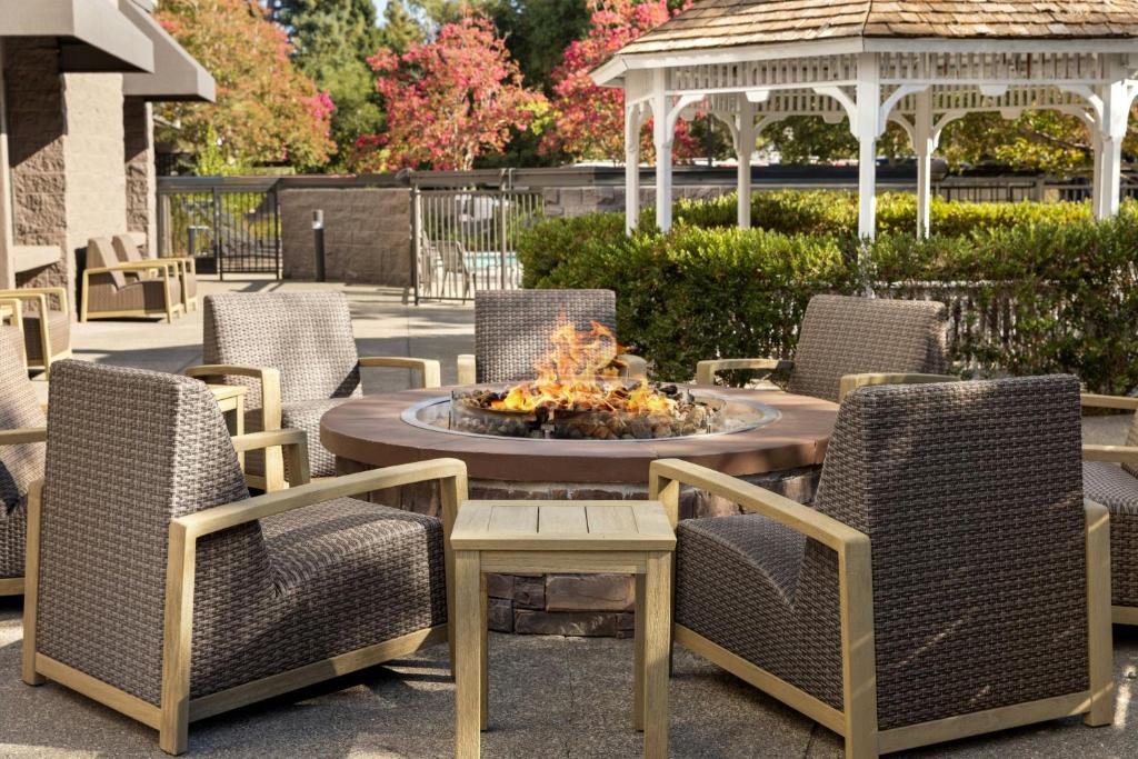 Santa Rosa Hotel | Courtyard by Marriott Santa Rosa