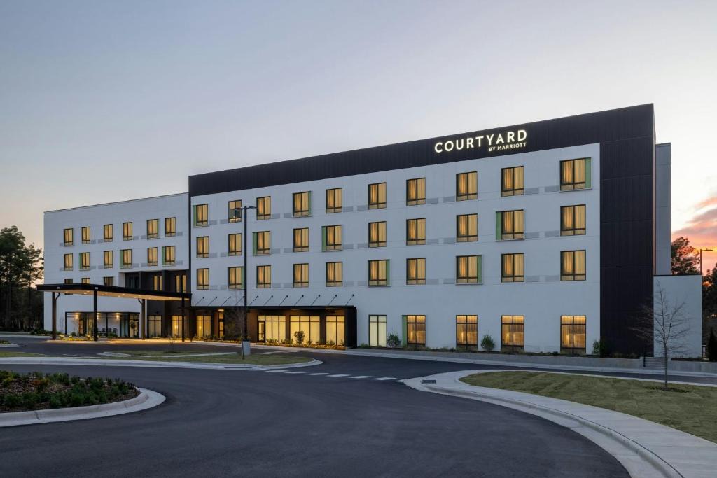 Southern Pines Hotel | Courtyard by Marriott Southern Pines Aberdeen
