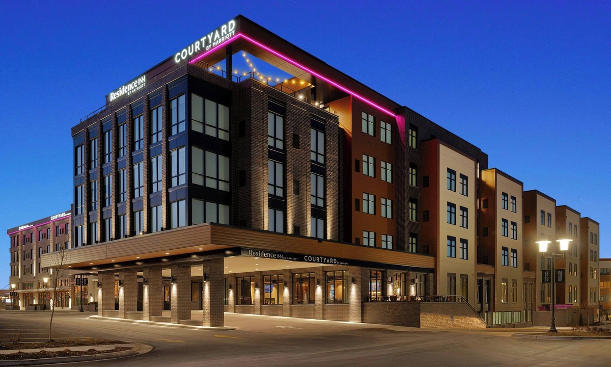 Brookfield Hotel | Courtyard by Marriott Milwaukee Brookfield at Poplar Creek